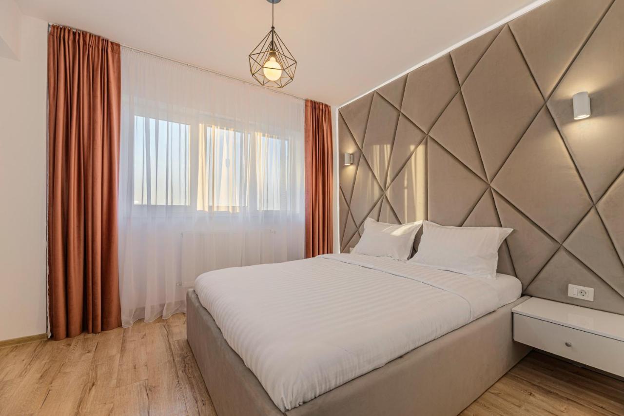 KOA - Flamingo Apartment Brasov Bagian luar foto