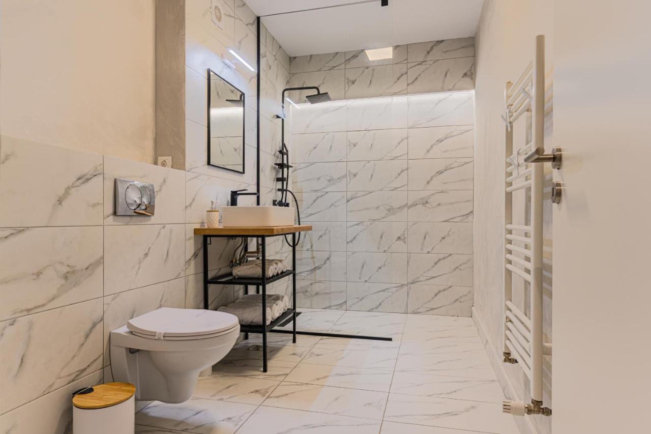 KOA - Flamingo Apartment Brasov Bagian luar foto
