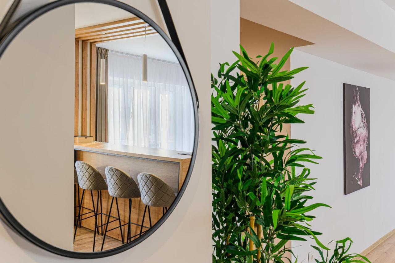 KOA - Flamingo Apartment Brasov Bagian luar foto