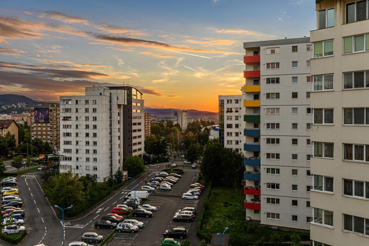 KOA - Flamingo Apartment Brasov Bagian luar foto